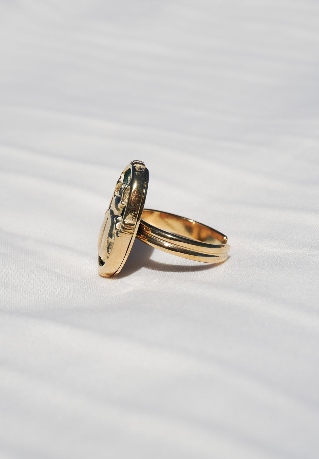 Anillo Naia